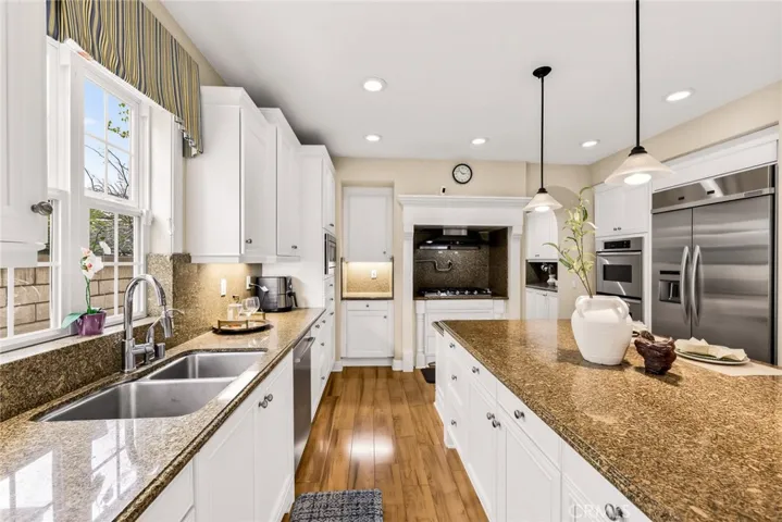 540 E Viewcrest Drive, Azusa, California 91702