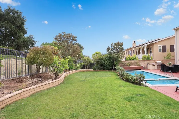 540 E Viewcrest Drive, Azusa, California 91702