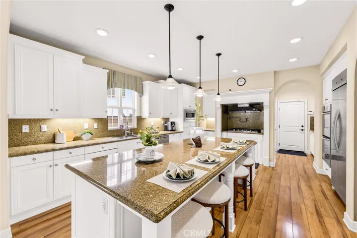 540 E Viewcrest Drive, Azusa, California 91702