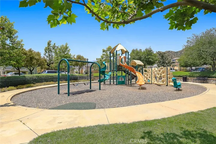 540 E Viewcrest Drive, Azusa, California 91702