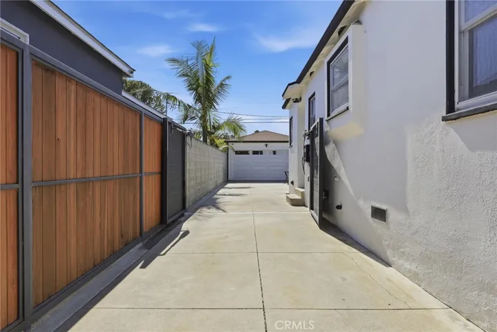 3921 Westside Avenue, Los Angeles, California 90008