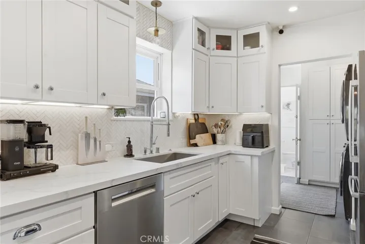 3921 Westside Avenue, Los Angeles, California 90008