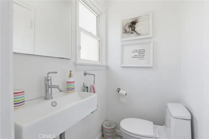 3921 Westside Avenue, Los Angeles, California 90008