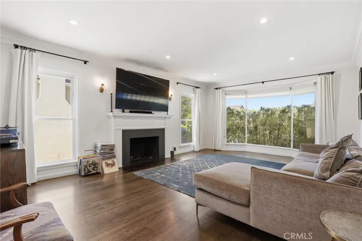 3921 Westside Avenue, Los Angeles, California 90008