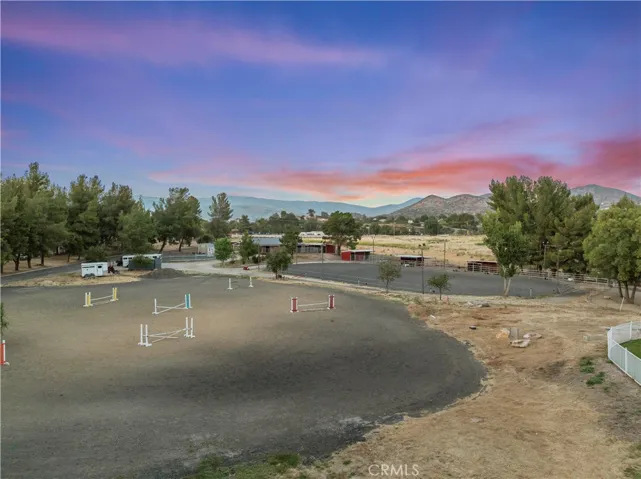 Virtually enhanced twilight photography used in select images. Colors, lighting, and sky may be digitally modified for presentation purposes.