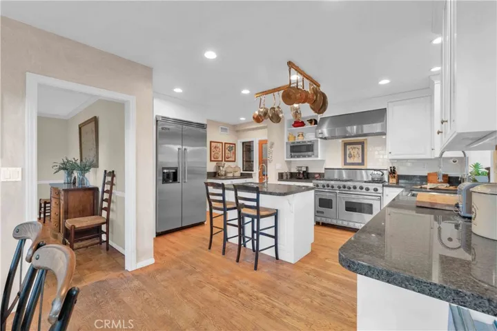 Kitchen w/ Viking Appliances, Island & Breakfast Nook