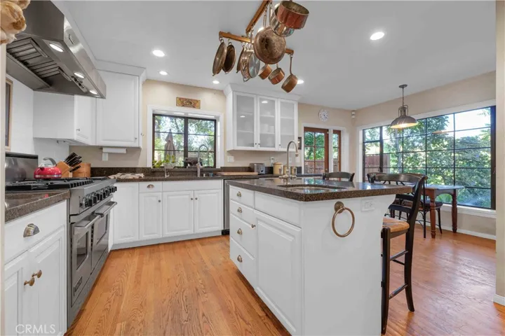Kitchen w/ Viking Appliances, Island & Breakfast Nook