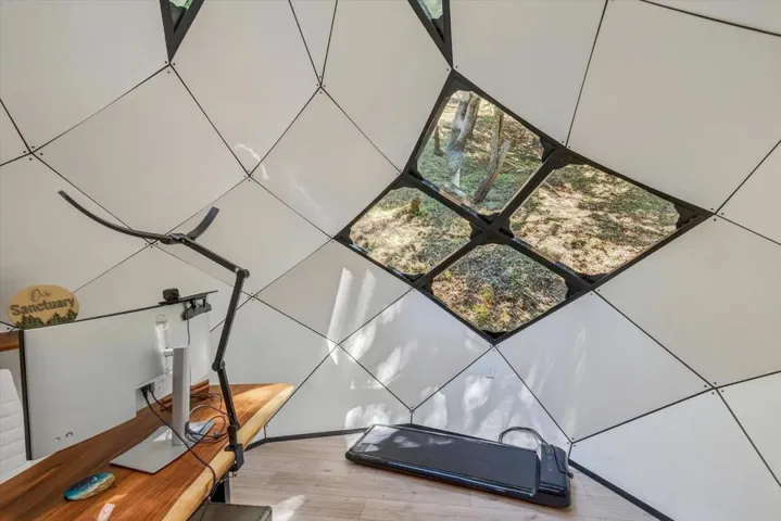 21477 Old Mine Road, Los Gatos, California 95033