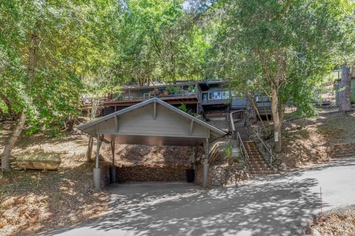 21477 Old Mine Road, Los Gatos, California 95033