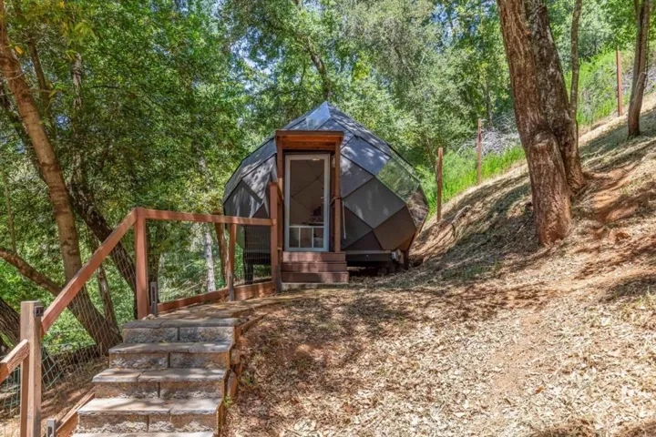 21477 Old Mine Road, Los Gatos, California 95033