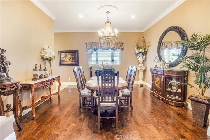 DINNING ROOM