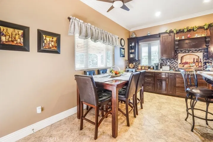 KITCHEN EATING AREA