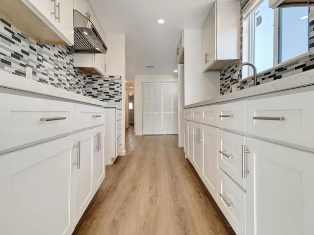 10-15687 Pal Drive 73-10