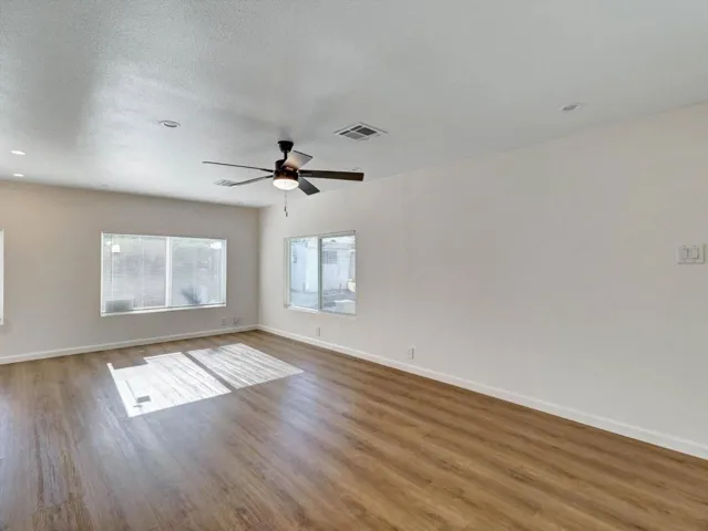 04-15687 Pal Drive 73-4