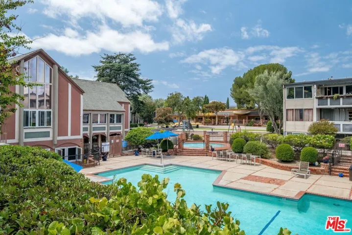 6505 Green Valley Circle 103, Culver City, California 90230