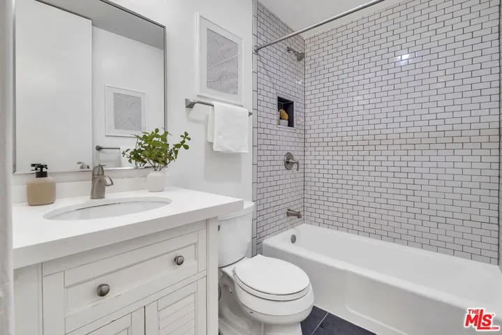 6505 Green Valley Circle 103, Culver City, California 90230