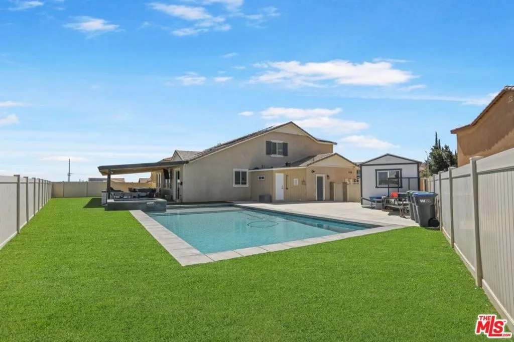 7027 Kristina Ct