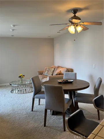 DINING ROOM / LIVINGROOM