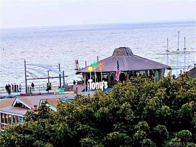 TONY'S ON THE PIER