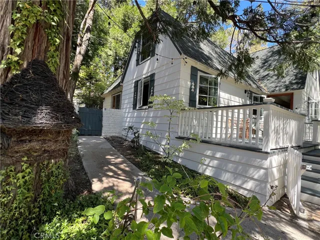 202 Maple Drive, Lake Arrowhead, California 92352