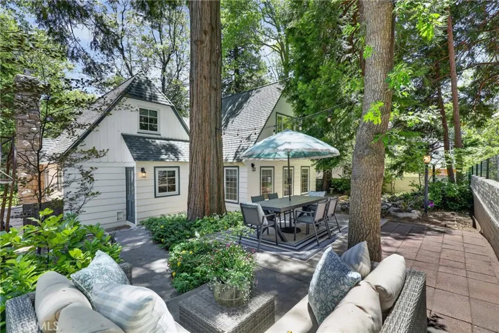 202 Maple Drive, Lake Arrowhead, California 92352