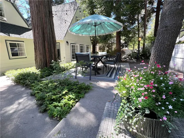 202 Maple Drive, Lake Arrowhead, California 92352
