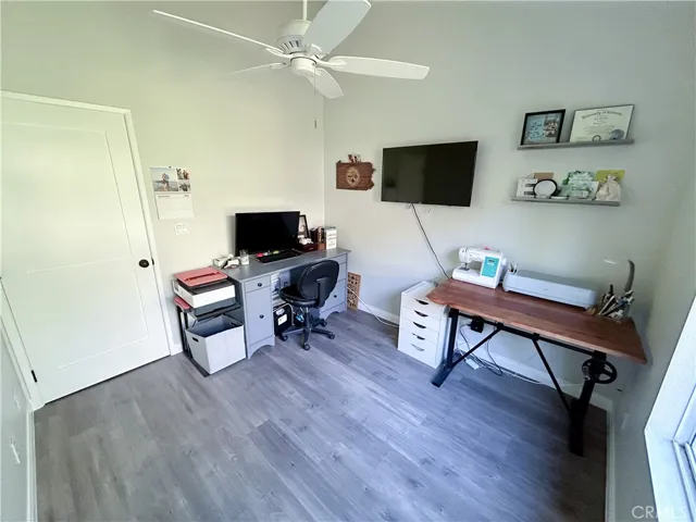 Guest Bedroom / office