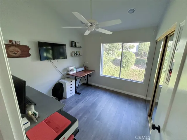 Guest Bedroom / office