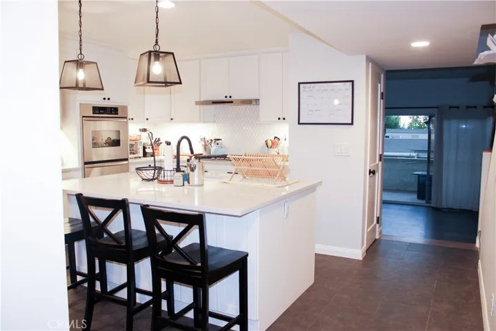 Kitchen Breakfast Bar
