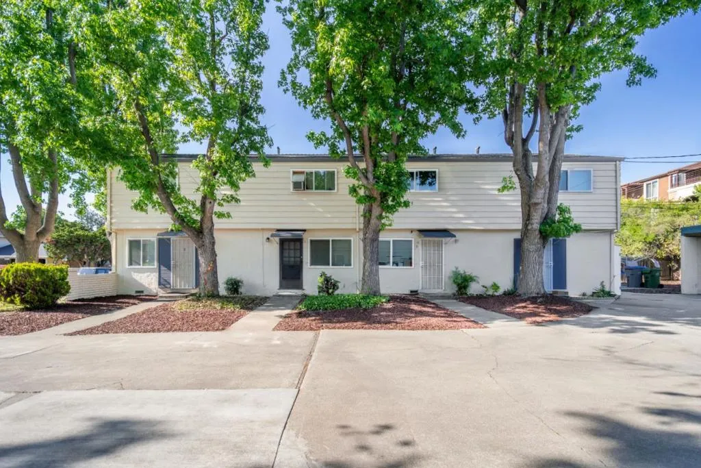 828 Opal Dr
