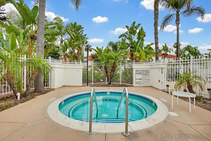 9439 Fairgrove Ln 102, San Diego, California 92129