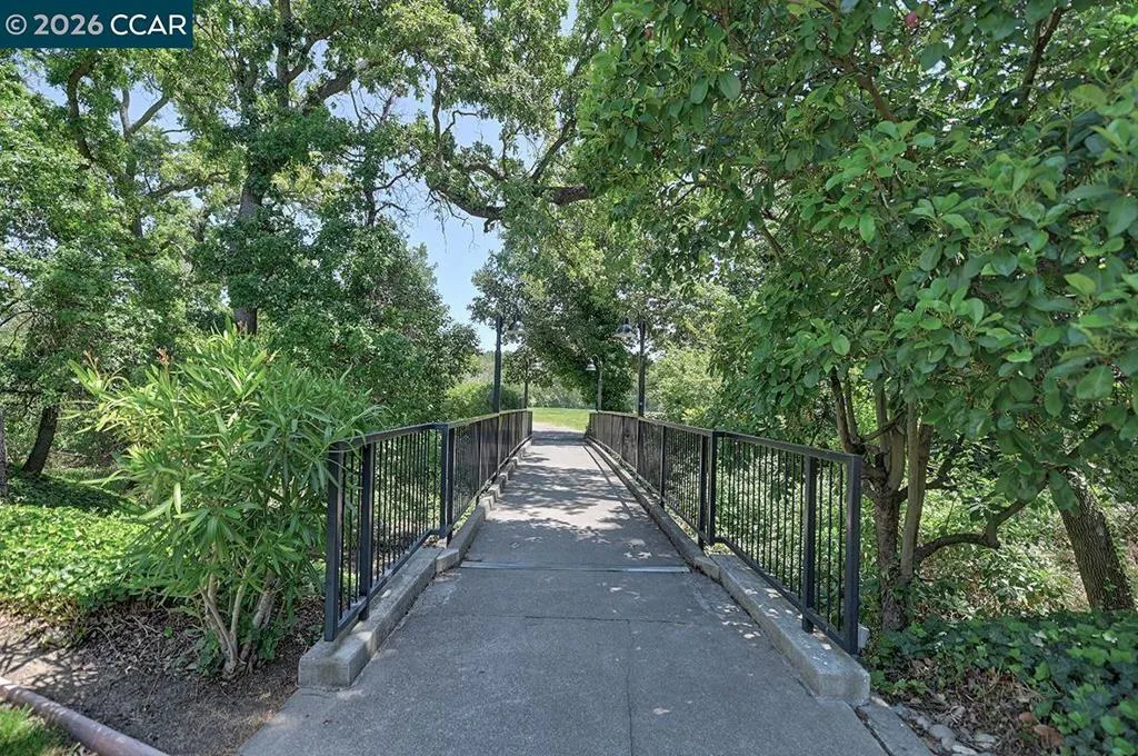 Bridge to Gateway complex