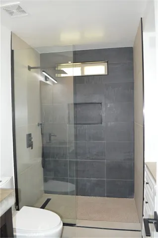 modern bathroom gorgeous stone finishes