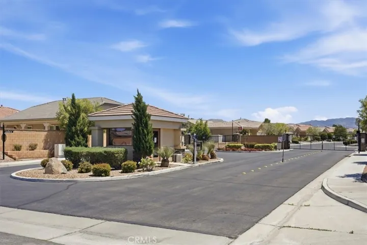 19423 Crystal Springs Lane, Apple Valley, California 92308