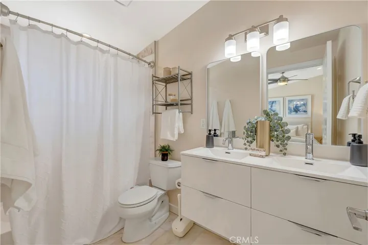 2136 Parsons, Costa Mesa, California 92627