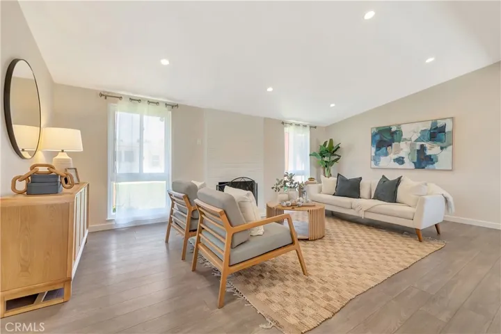 2136 Parsons, Costa Mesa, California 92627