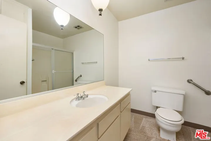 2nd bathroom