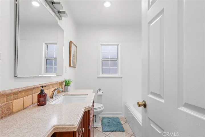 Hallway Bathroom with Tub