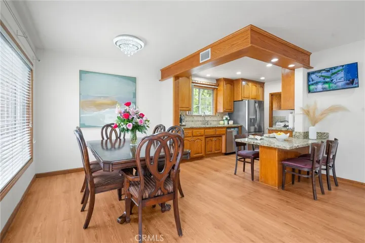 Dining and Breakfast counter