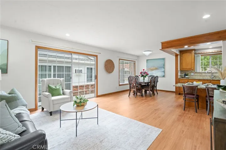 Living room & Dining area