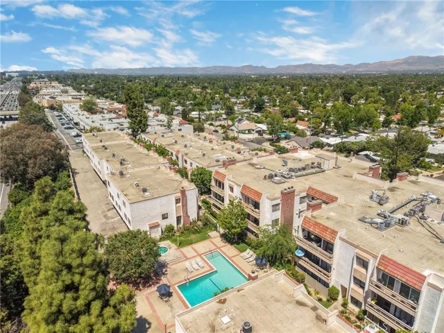 17150 Burbank, Encino, California 91316