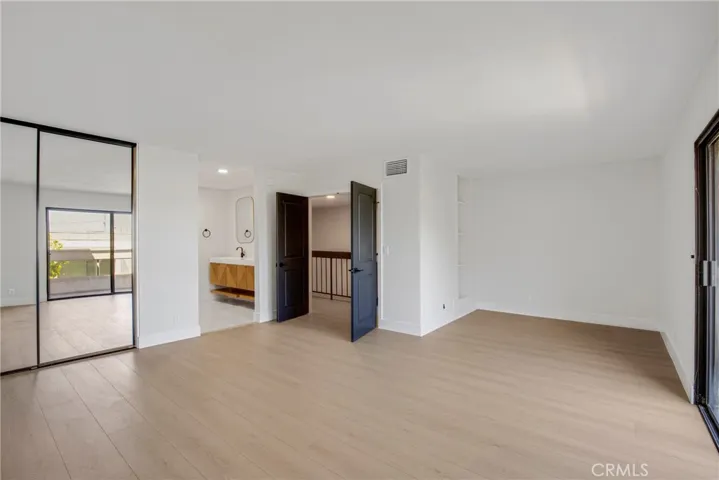 17150 Burbank, Encino, California 91316