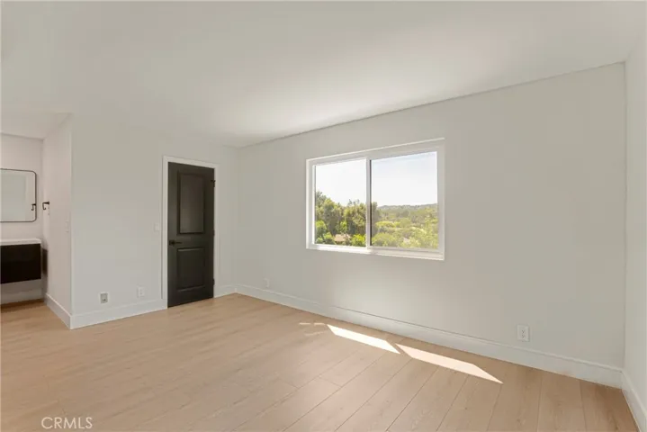 17150 Burbank, Encino, California 91316