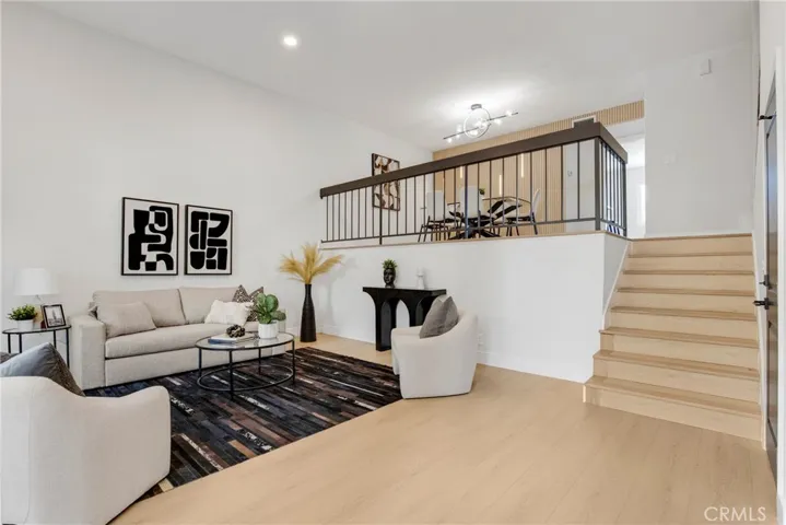 17150 Burbank, Encino, California 91316