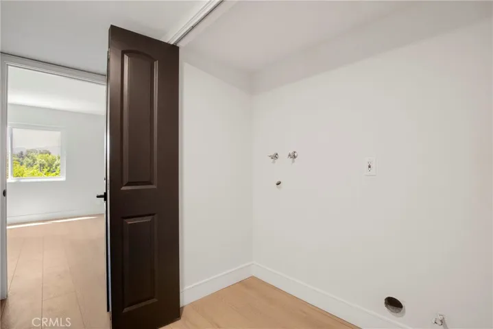 17150 Burbank, Encino, California 91316