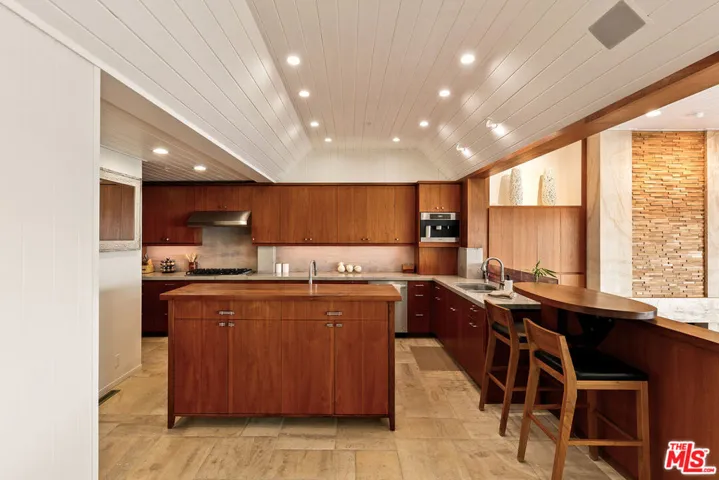 27352 Pacific Coast Highway, Malibu, California 90265