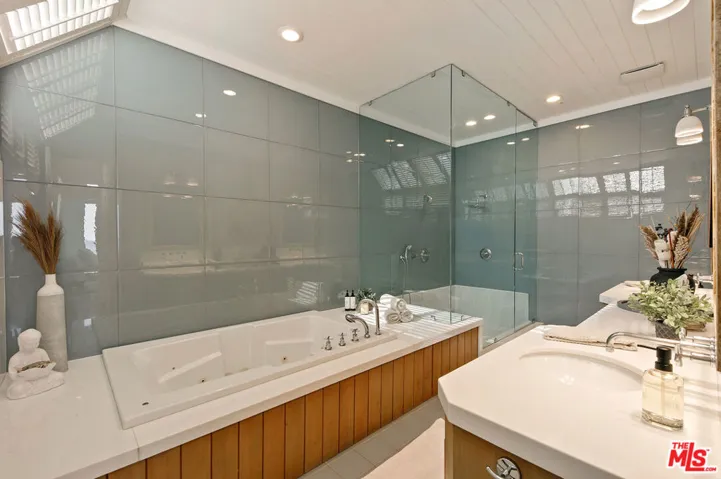 27352 Pacific Coast Highway, Malibu, California 90265