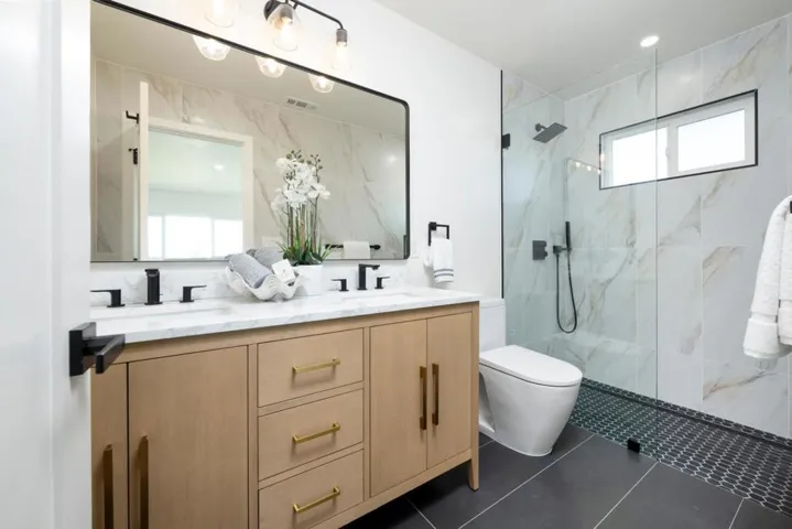 355 Avenue Alhambra, El Granada, California 94018