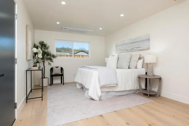 355 Avenue Alhambra, El Granada, California 94018