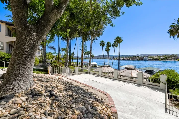 22376 W San Joaquin, Canyon Lake, California 92587